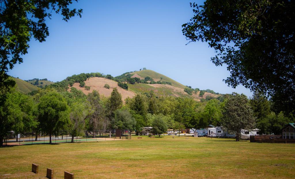 Morgan Hill Camping Resort Cabin 1 San Martin Exterior foto